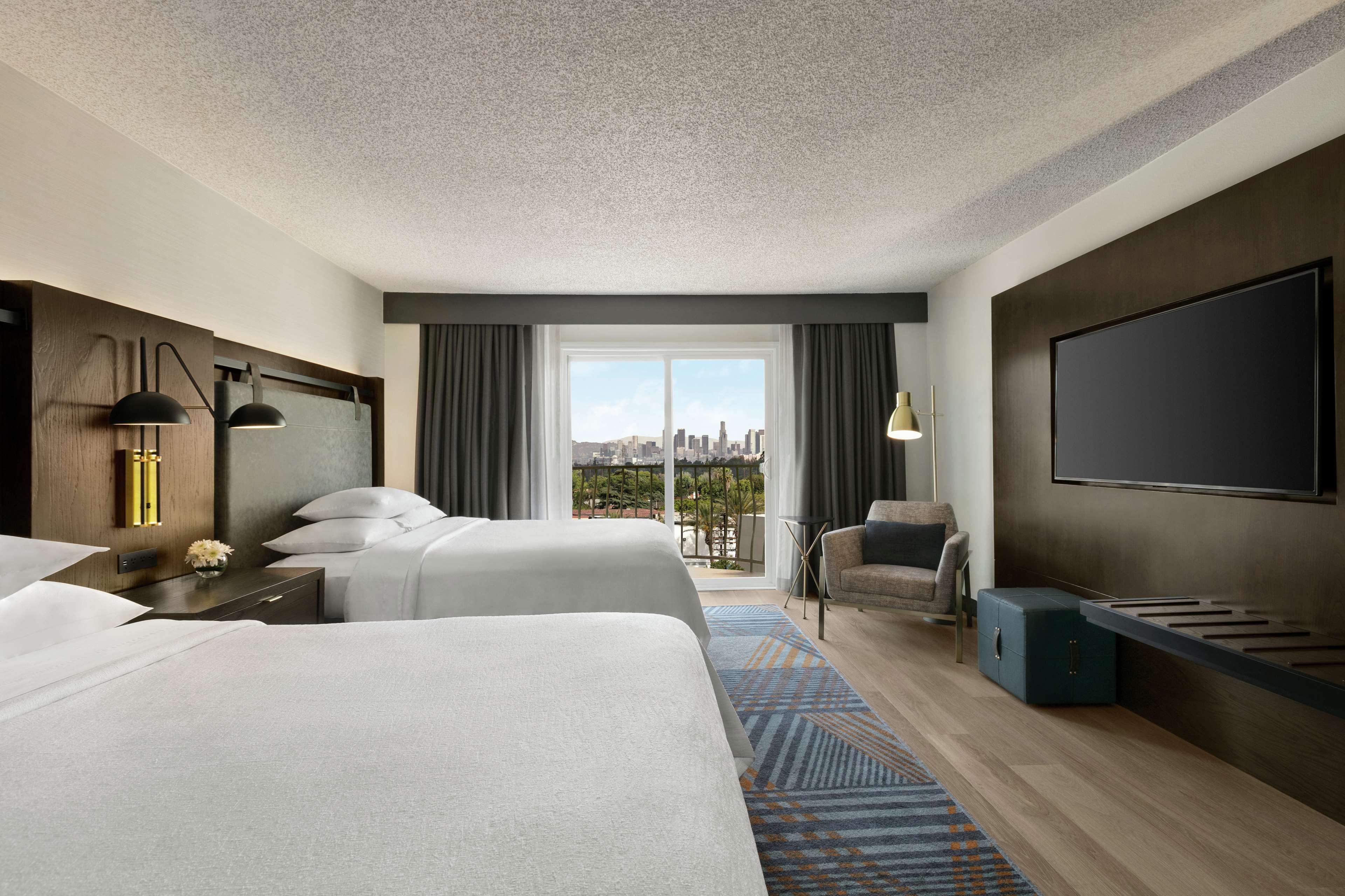 Embassy Suites By Hilton Los Angeles Downey Exterior photo
