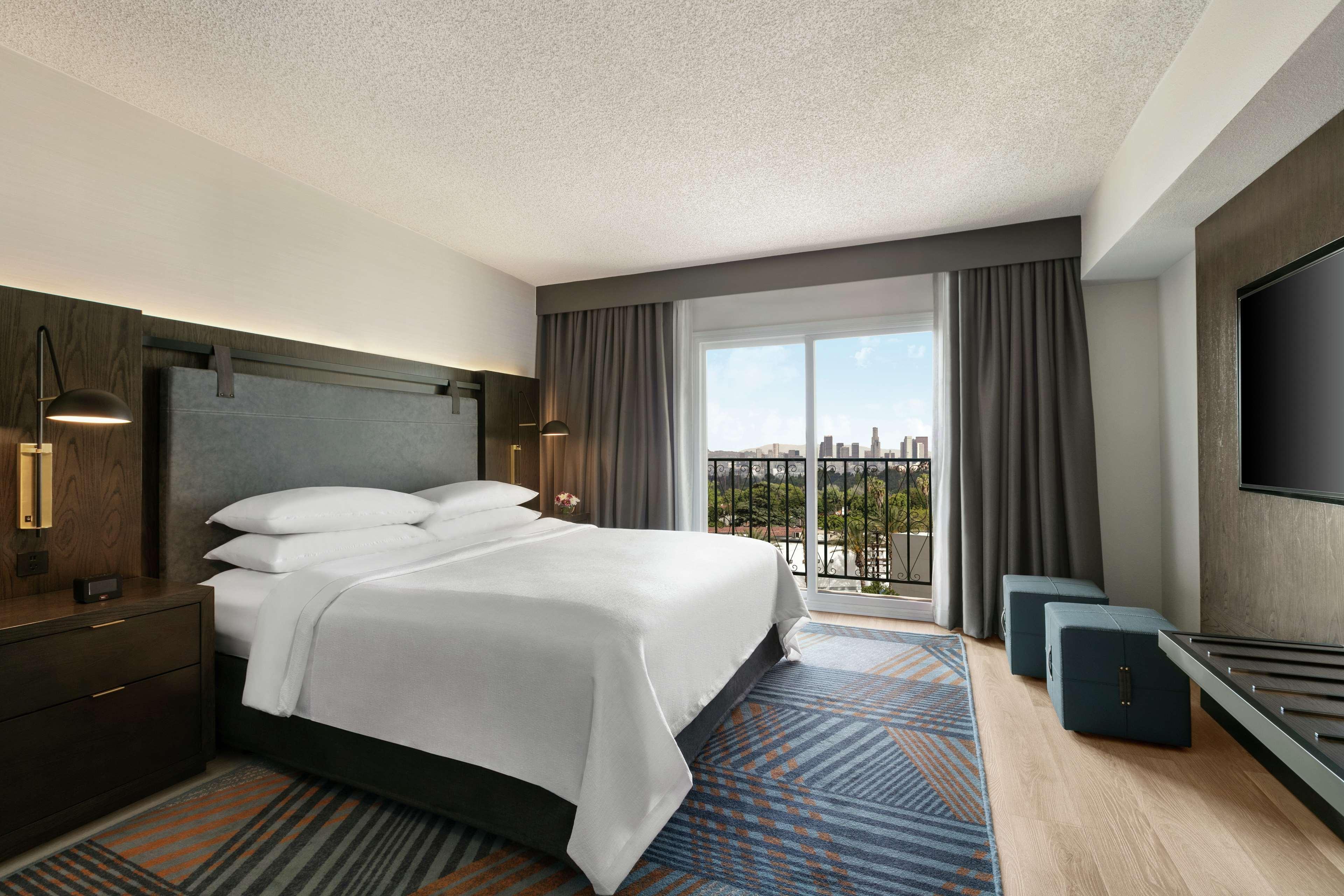 Embassy Suites By Hilton Los Angeles Downey Exterior photo