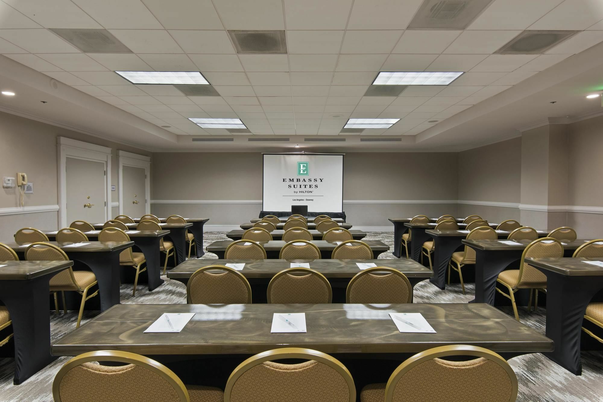 Embassy Suites By Hilton Los Angeles Downey Exterior photo